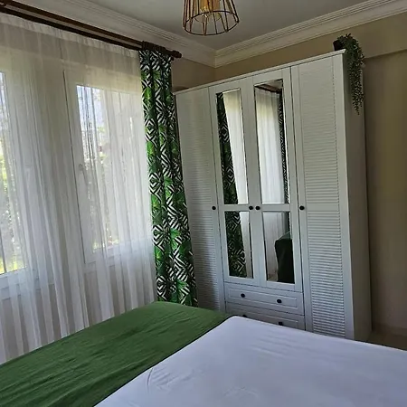 Fethiyede Havuzlu Sitede
