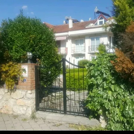 Fethiyede Havuzlu Sitede *