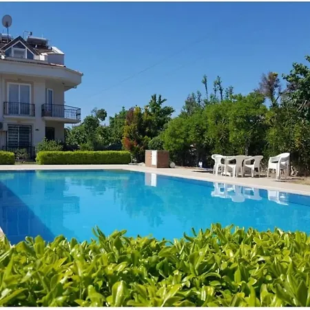 Fethiyede Havuzlu Sitede Fethiye